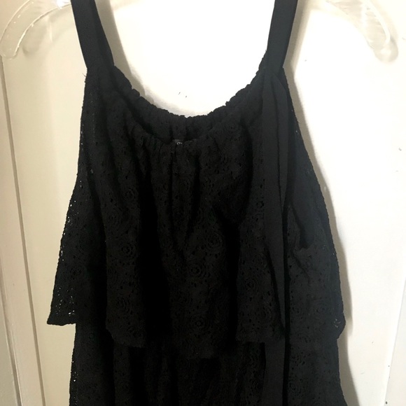 Black Textured Ruffled Top - Picture 3 of 4